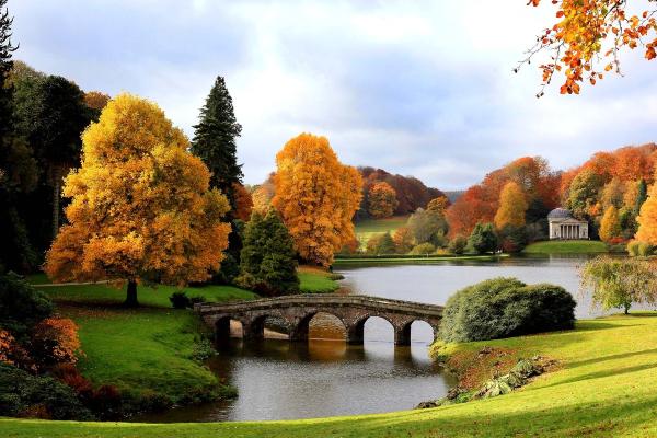 Autumn bridge in England
