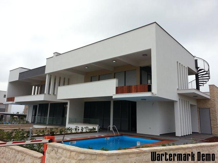 4 bed house - Image# 2